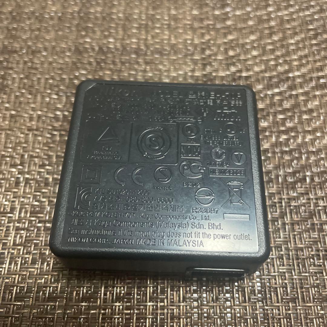 Nikon デジカメ　クールピクス　S3700 シルバー　中古簡易動作