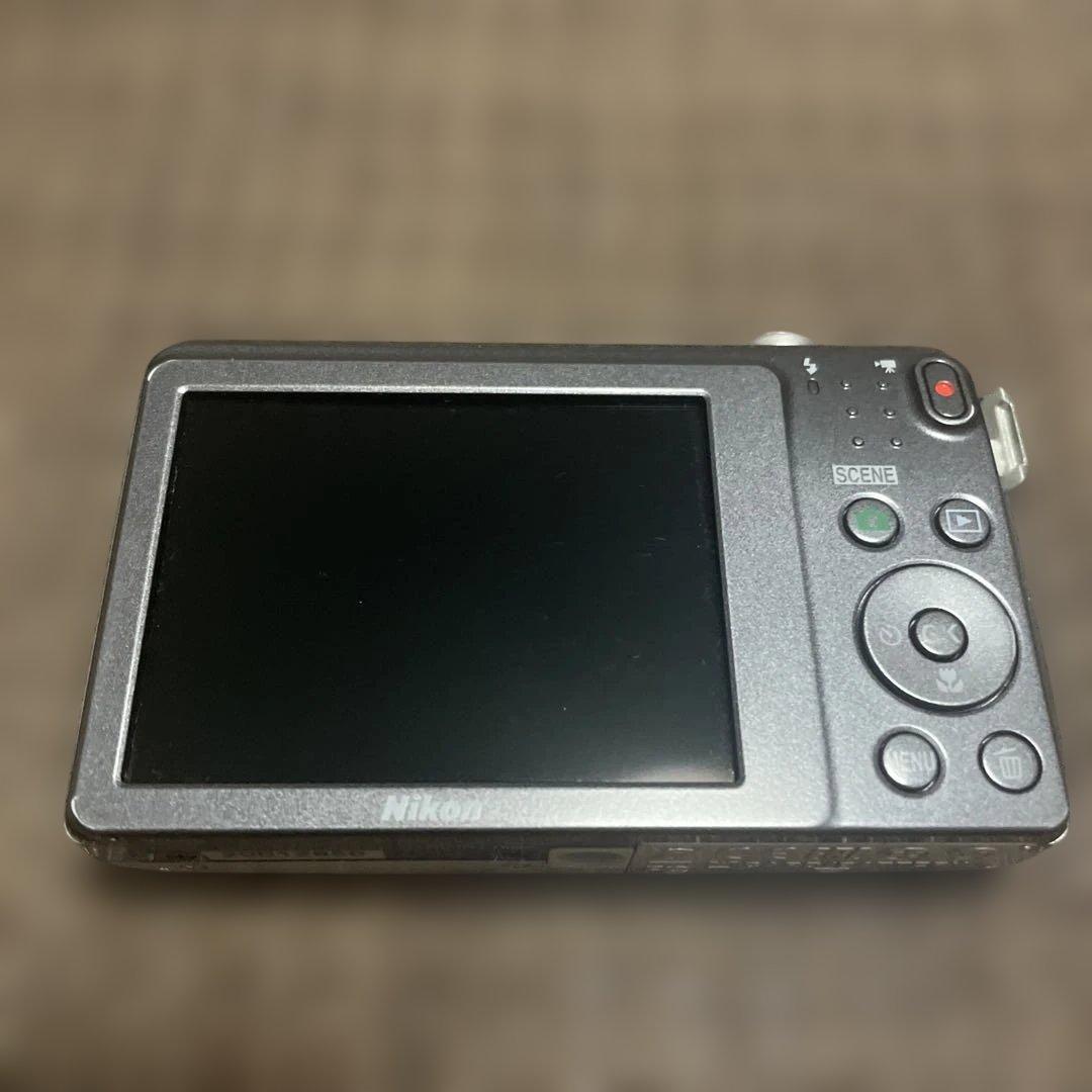 Nikon デジカメ　クールピクス　S3700 シルバー　中古簡易動作
