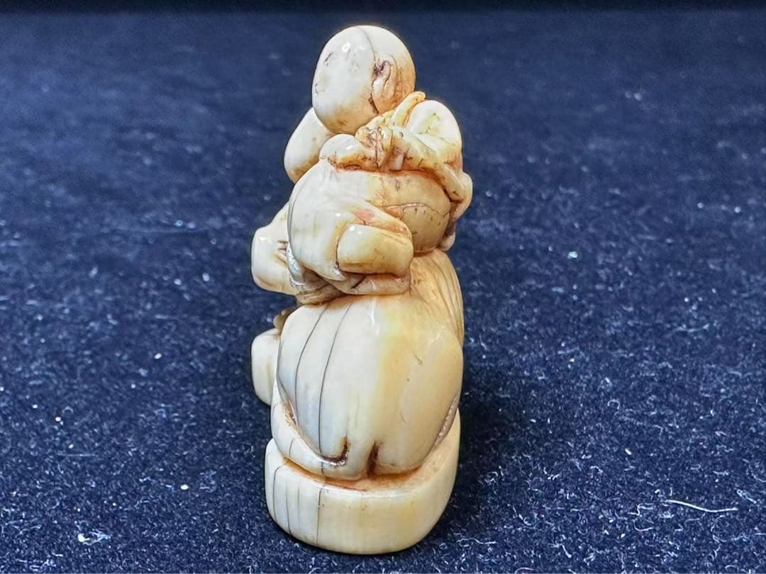 根付　置物　アンティーク　天然素材　彫刻 古美術品　細密細工　骨董コレクション