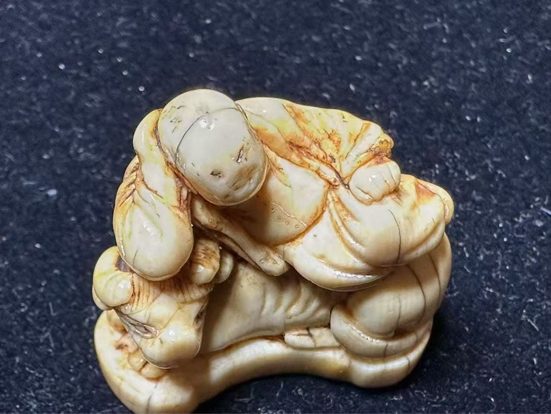 根付　置物　アンティーク　天然素材　彫刻 古美術品　細密細工　骨董コレクション