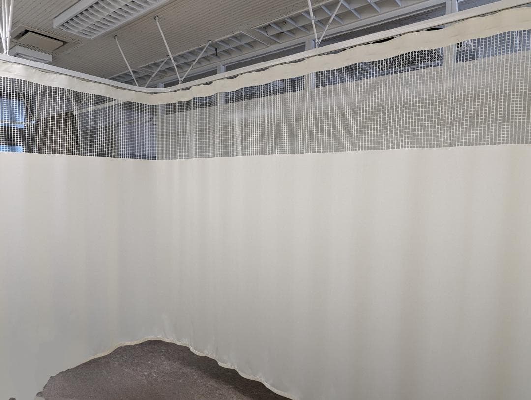 プライスダウン❢❢ 新品同様メッシュ付き♪抗菌・防炎仕様／店舗用・施設用・自宅用