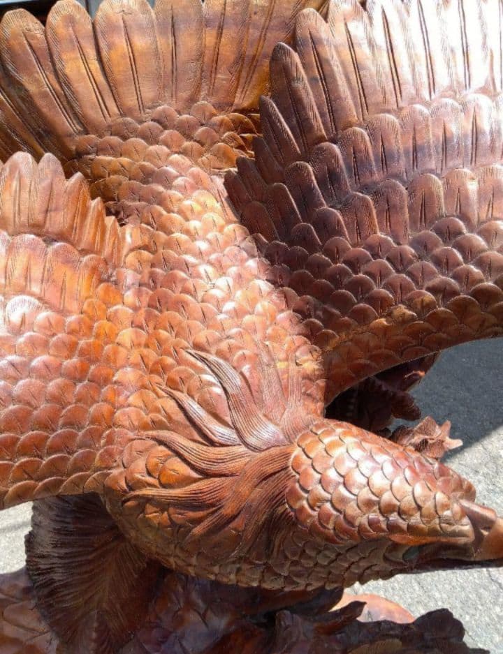 【希少】一刀彫　鷹　木工一刀彫　工芸品　インテリア　大きい彫り物　羽を広げた鷹