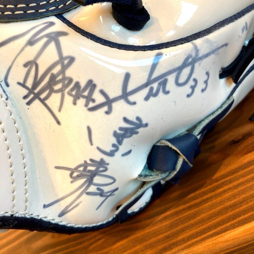 超希少　BayStars 2009 ベイスターズ　12選手サイン入りグローブ
