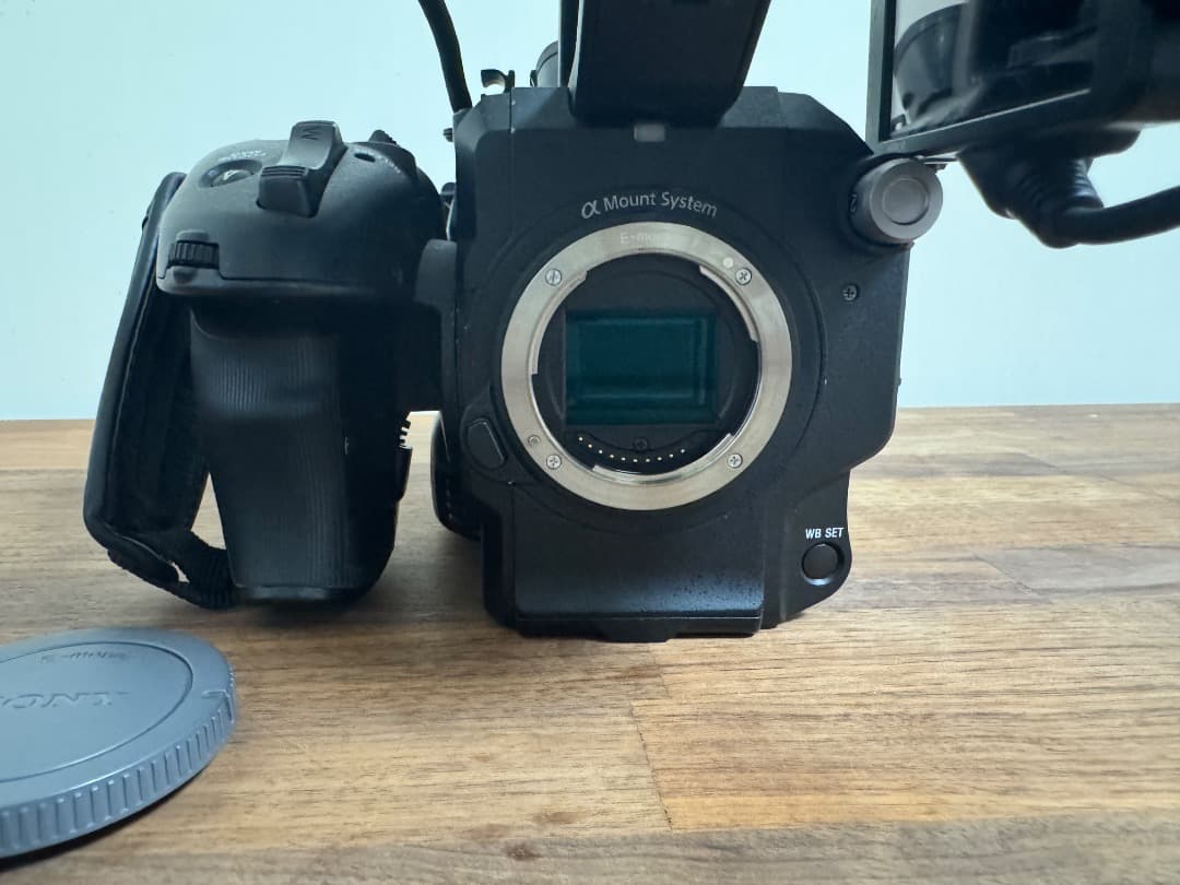 PXW-FS5K XDCAMメモリーカムコーダー レンズ SELP18105