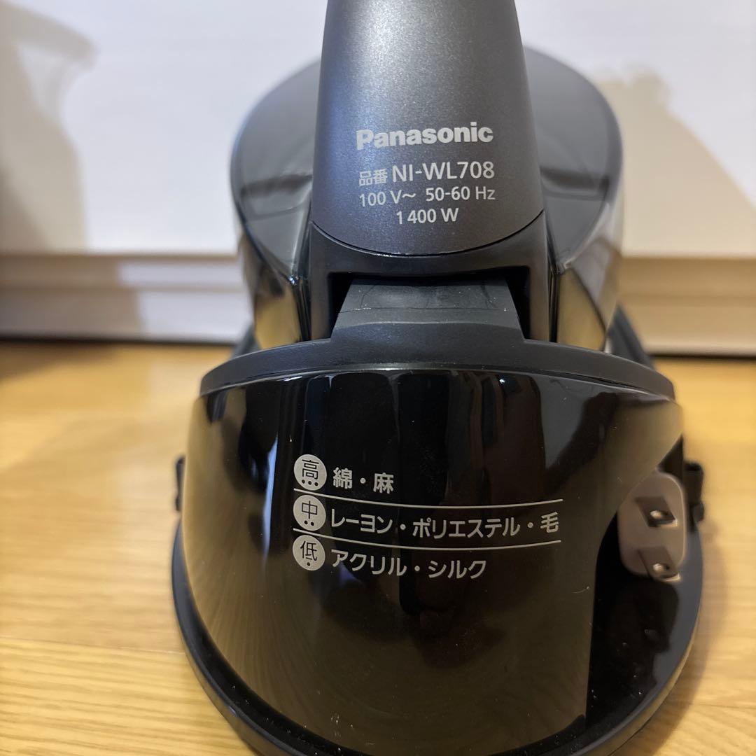 【ほぼ未使用品】 特別価格NI-WL708 コードレススチームアイロン
