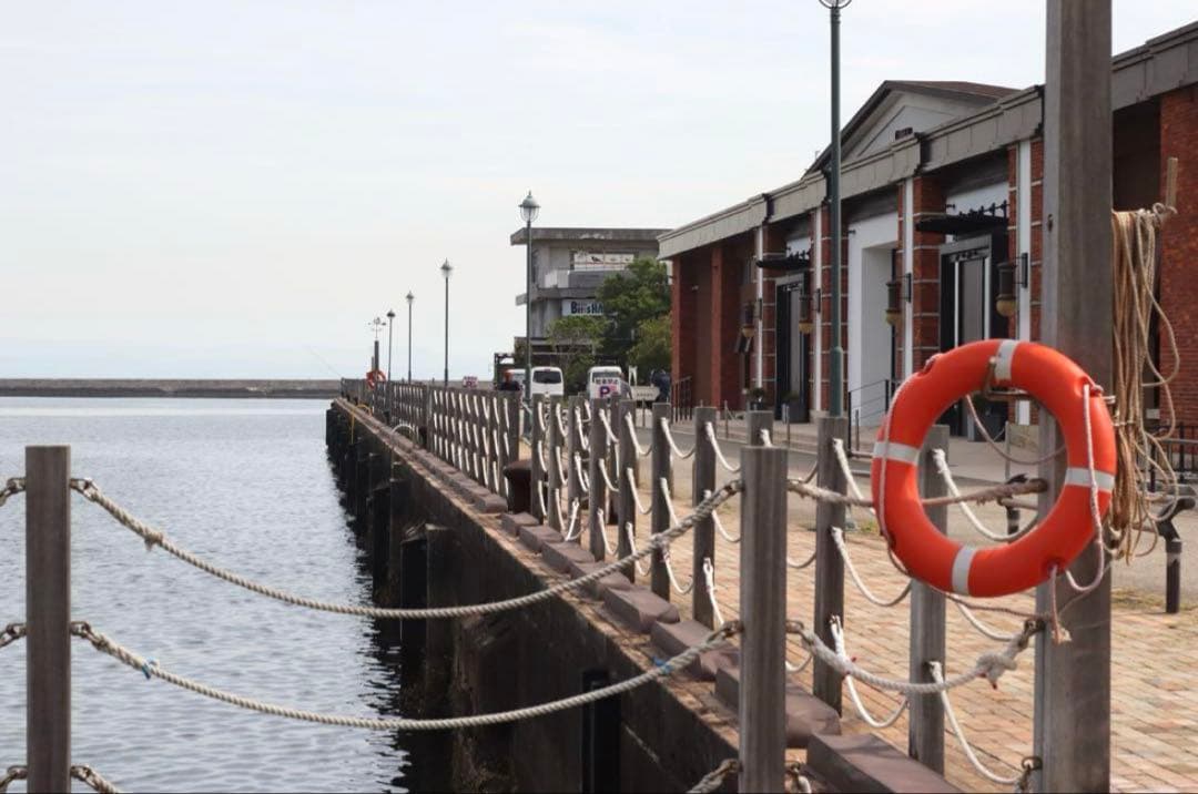 ★ OLYMPUS OM-2 (使用説明書付) + 広角レンズ 28mm