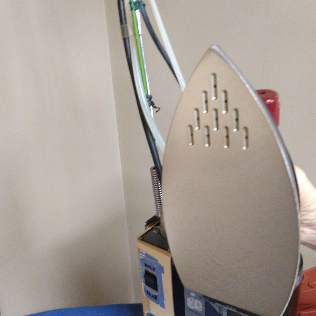 NAOMOTO スチームアイロンHYS-520。職業用、服飾専門店に最適です。