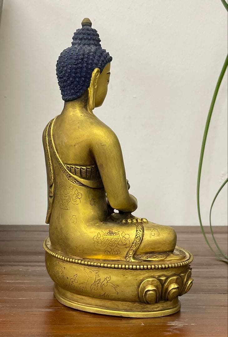 ネパール　釈迦牟尼坐像