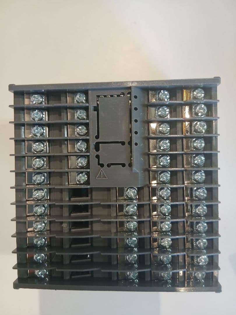 ヨコガワ デジタル指示調節計 温調計 UT55A 4個Set