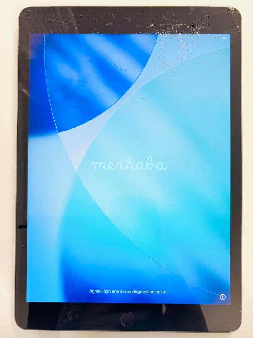 iPad第9世代 64GB Wi-Fi＋Cellular 画面割れ 付属品未使用