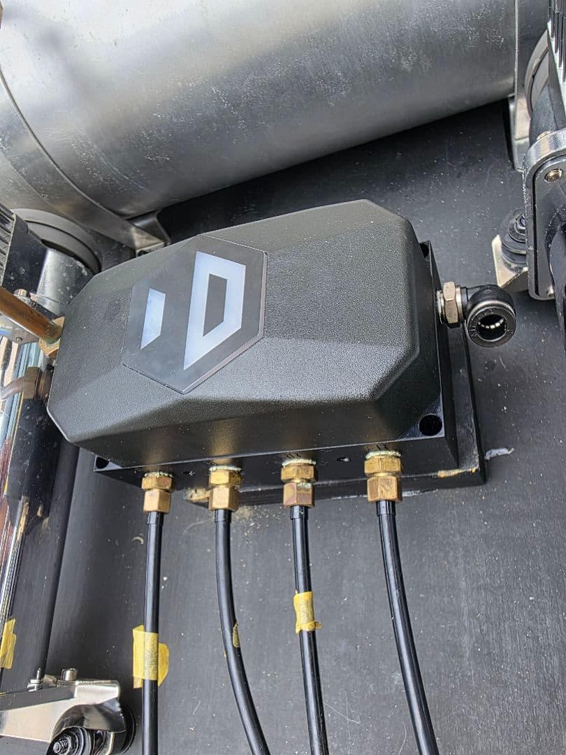 エアサス エアマネジメント エアコンプレッサー アルファード ヴェルファイア