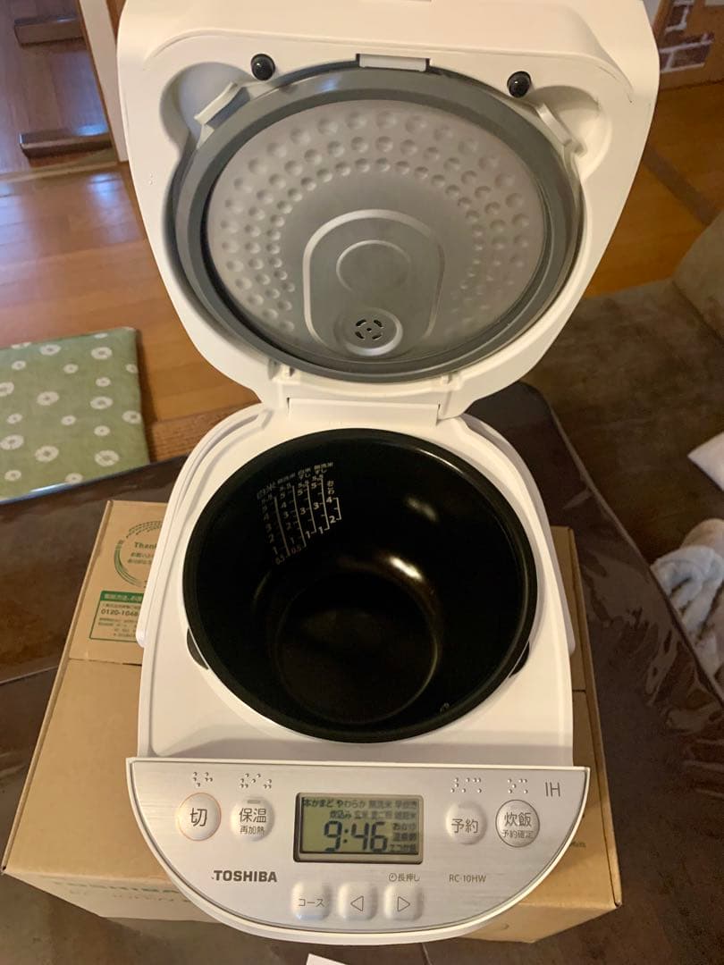 TOSHIBA IH炊飯器 RC-10HW １回使用