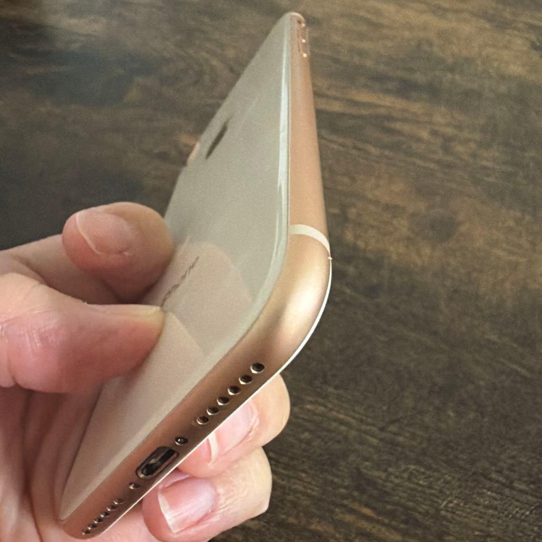 【美品】Apple iPhone 8 64GB ドコモ