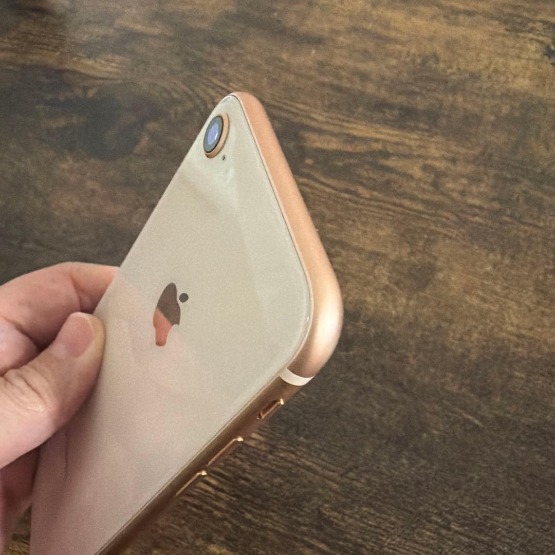 【美品】Apple iPhone 8 64GB ドコモ