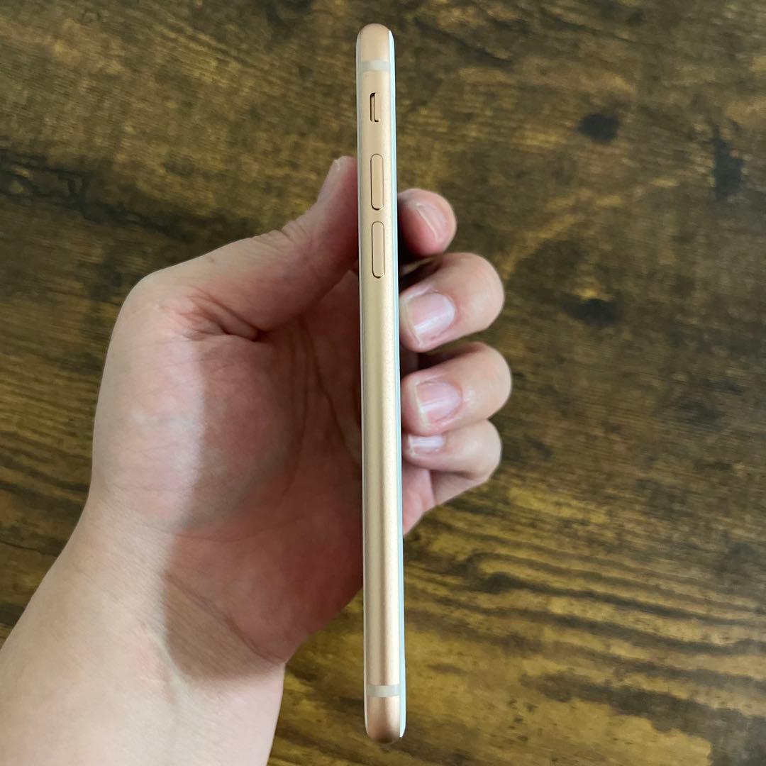 【美品】Apple iPhone 8 64GB ドコモ