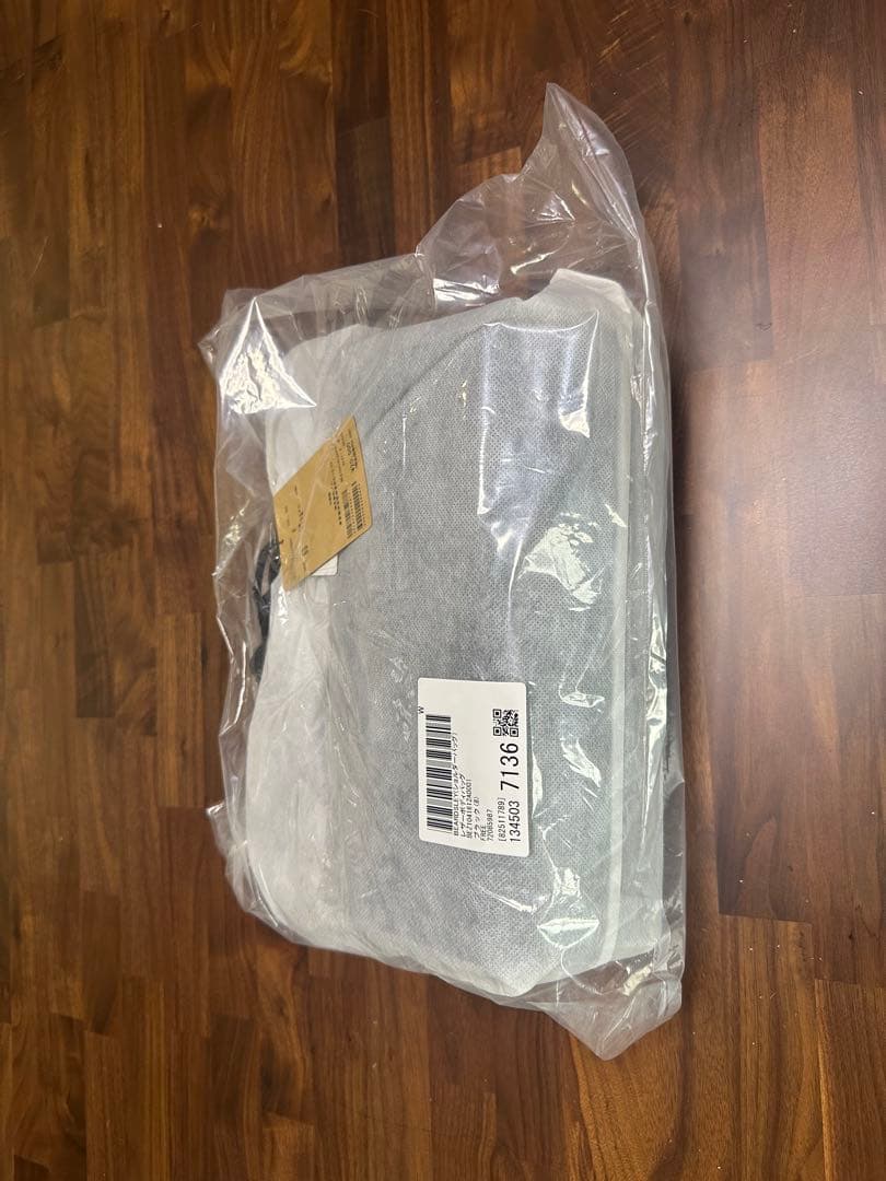 新品 ビアズリー beardsley レザー ボディバッグ　ショルダーバッグ　黒