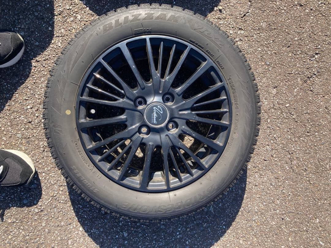 【1/5まで1000円引き➕値段交渉可】NBOX スノータイヤ　ブリヂストン4本