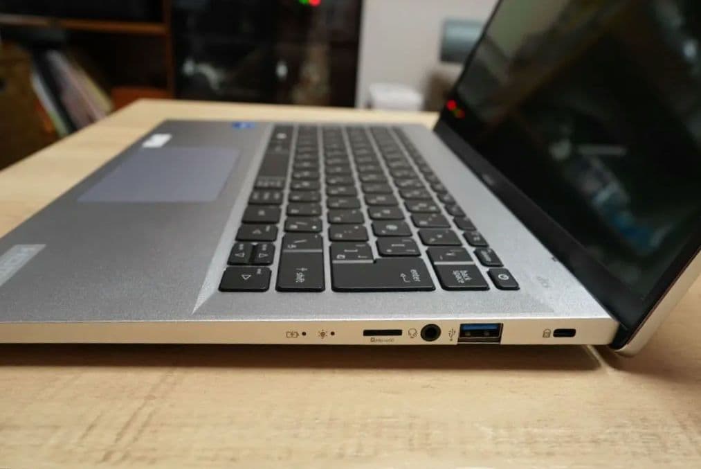 Acer Swift Go 14 ジャンク（Core i5/16GB/有機EL）