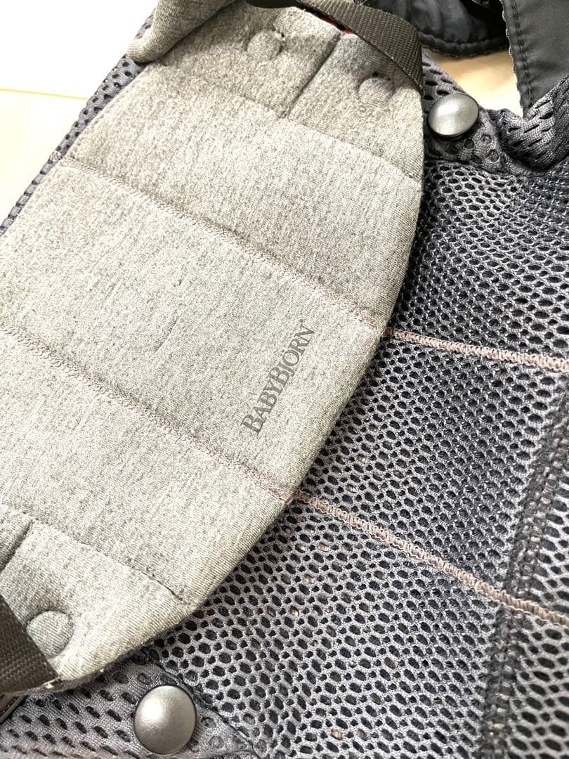 BabyBjörn 抱っこ紐 ハーモニー　アンスラサイト　ベビービョルン　人気