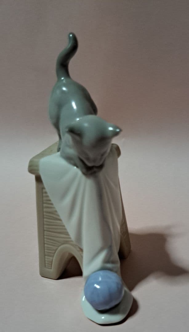 ナオ、リヤドロ猫オブジェ