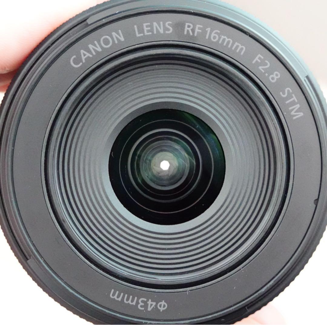 ほぼ未使用新品【純正フード付　Canon RF16mm F2.8 STM】