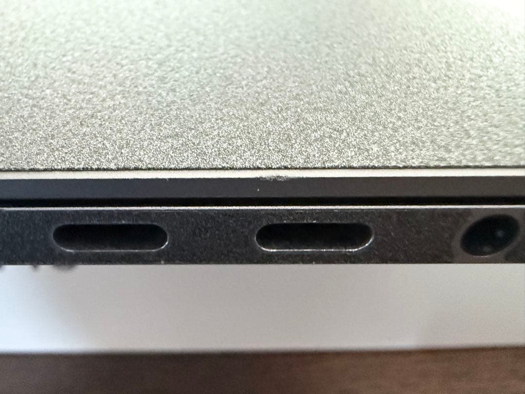 MacBook Pro (13-inch, 2018) 出品のご案内