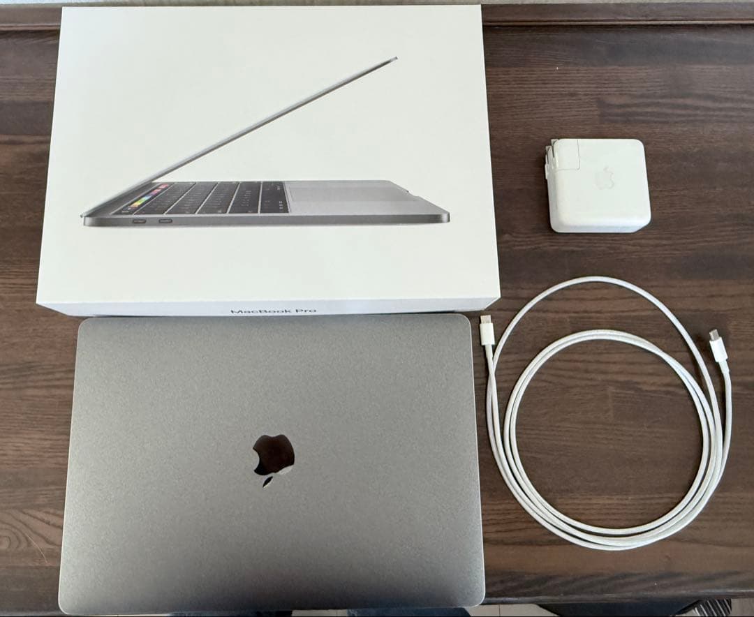 MacBook Pro (13-inch, 2018) 出品のご案内