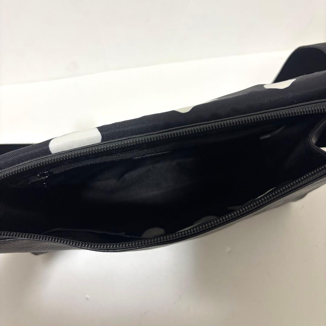 美品 イアパピヨネ ワイドテープショルダーバッグ ダルメシアン ボディバッグ