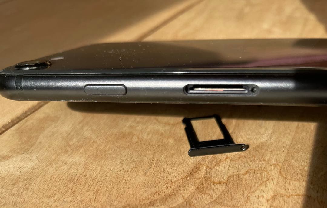 Apple iPhone SE (第2世代) ブラック