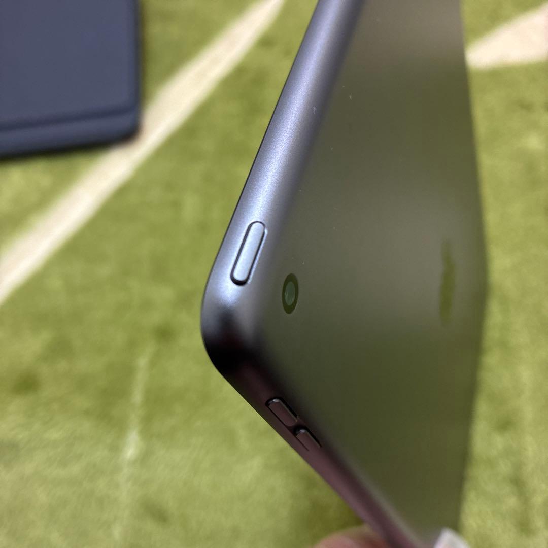 iPad 第9世代 Wi-Fi64GB スペースグレイ＋おまけキーボード付き
