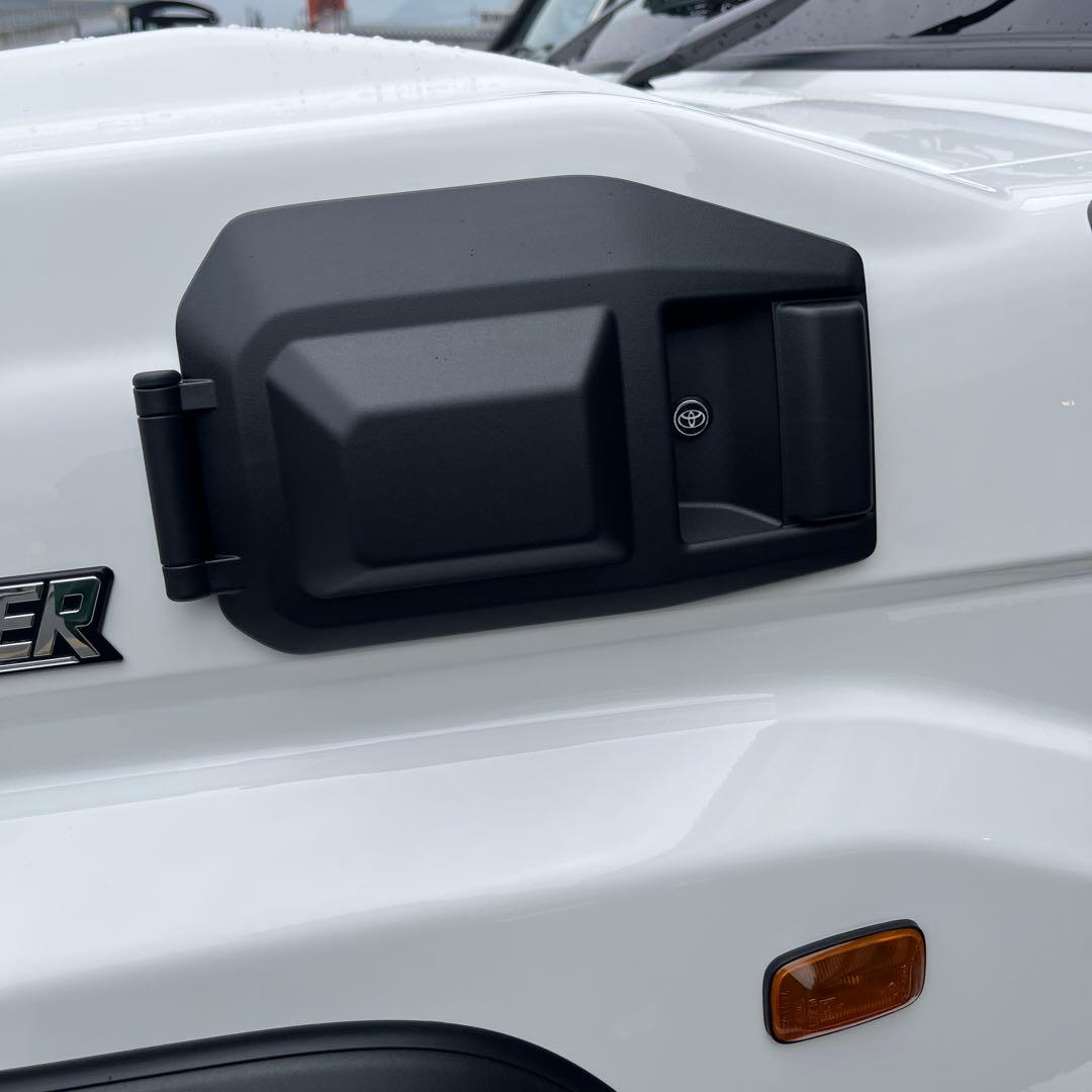 た*く様 再再販ランクル70 GDJ76 セキュリティキー付リッドカバー　新型ラ