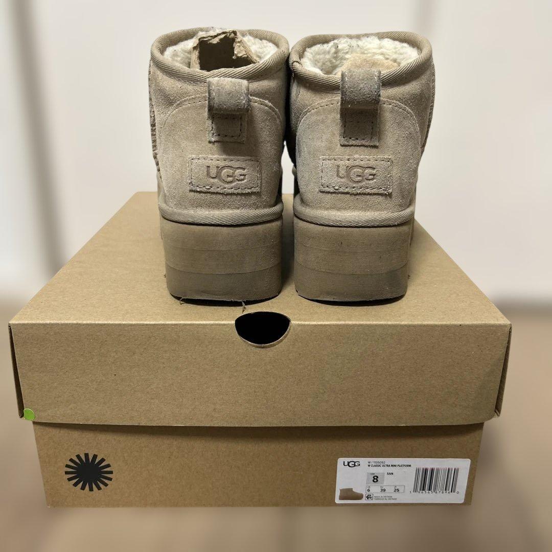 UGG 厚底ムートンブーツ 8 ベージュ