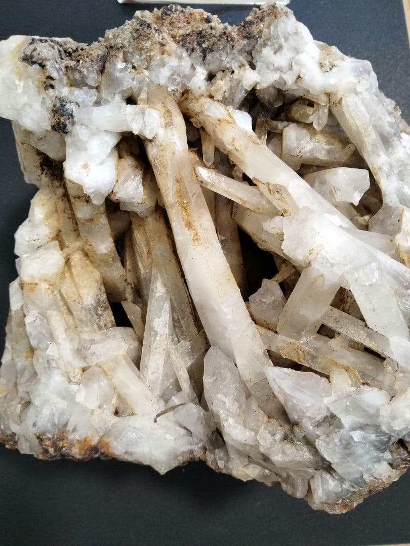 長野県　天然水晶　栗生水晶山産　水晶　原石　2.8キロ　大サイズ　早い者勝ち