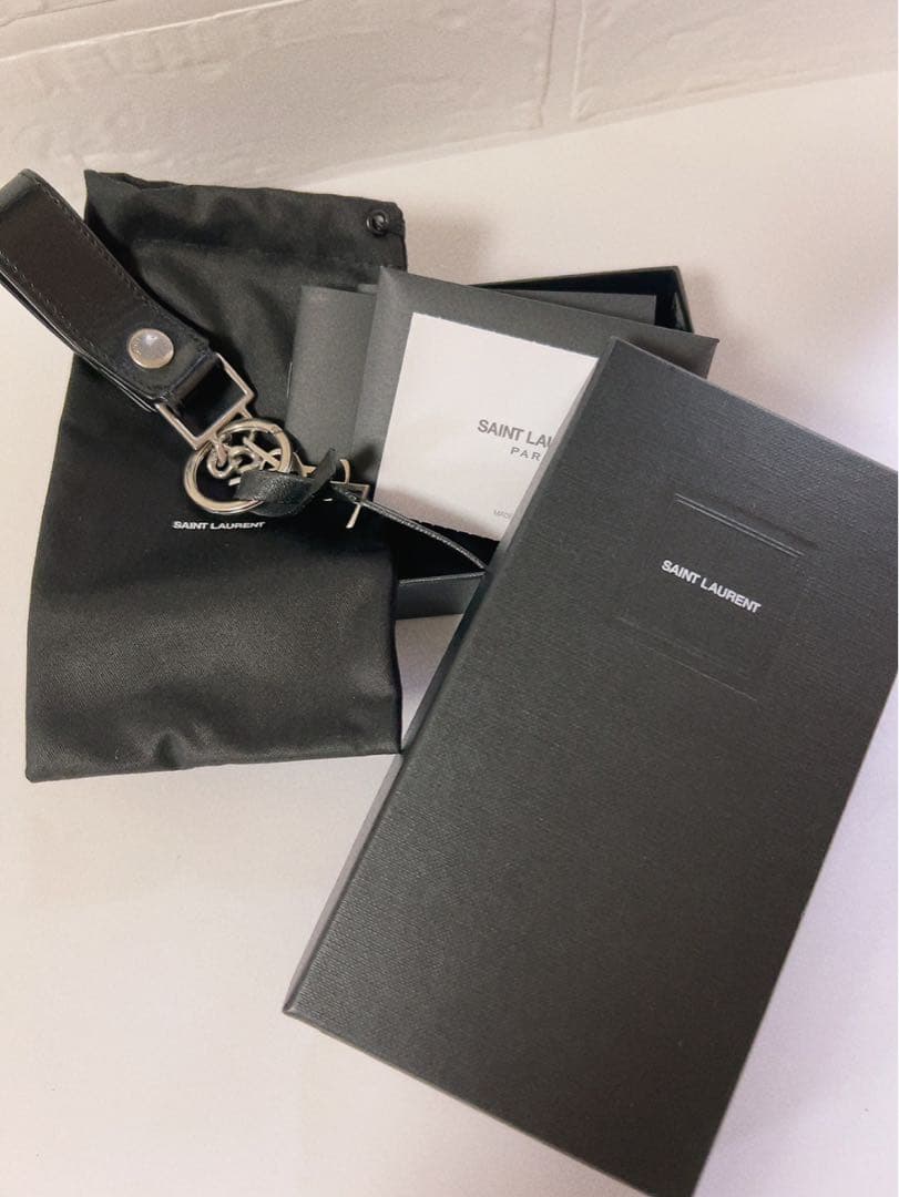 サンローラン　SAINT LAURENT キーホルダー　キーリング　黒　箱付き