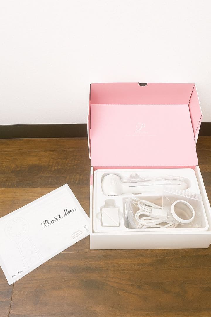 Parfait Luxe 美顔器 EMS 冷温ケア クレンジング 多機能モデル