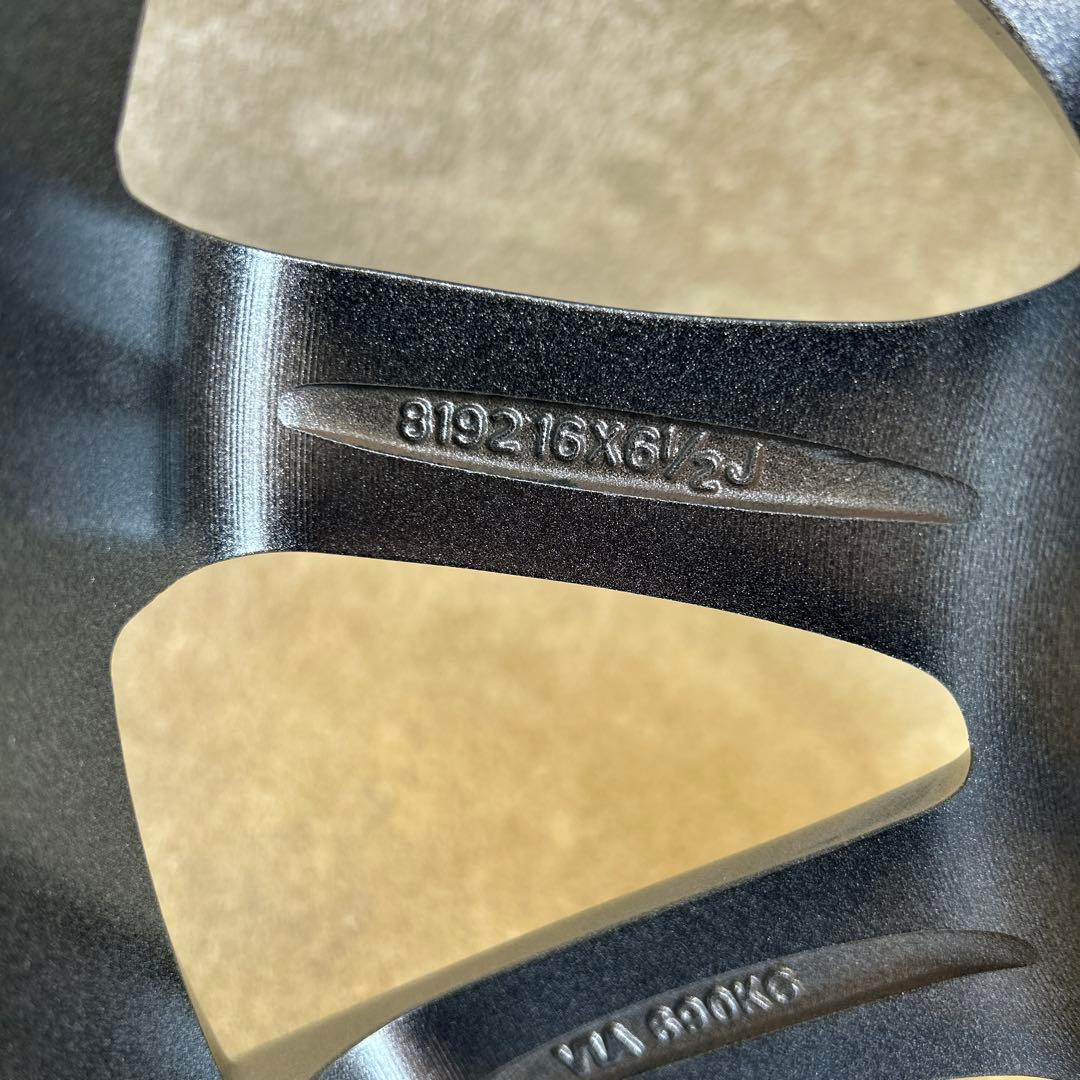 売り切りヨコハマ　スタッドレスタイヤ4本セット　16インチ205/60R16