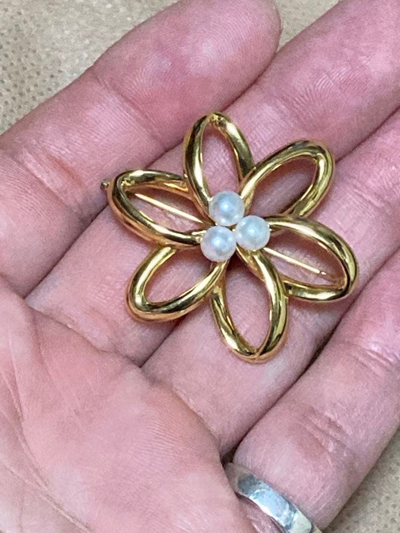 MIKIMOTO 真珠ブローチ silver ゴールドカラー