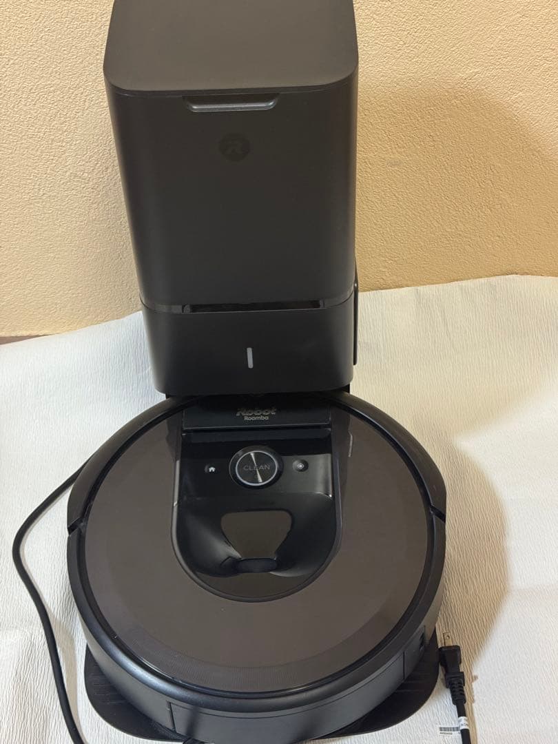 Roomba i7ロボット掃除機 自動ゴミ収集機能付き ブラック