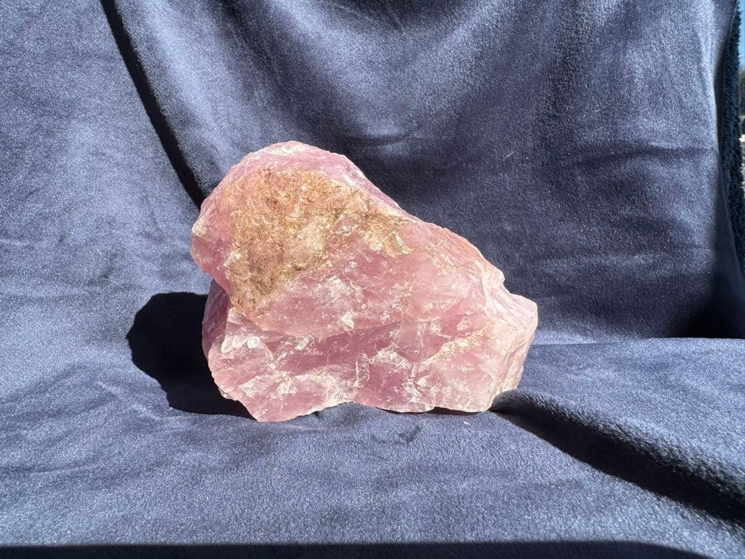 ラベンダーローズクオーツ　希少原石　マダガスカル産