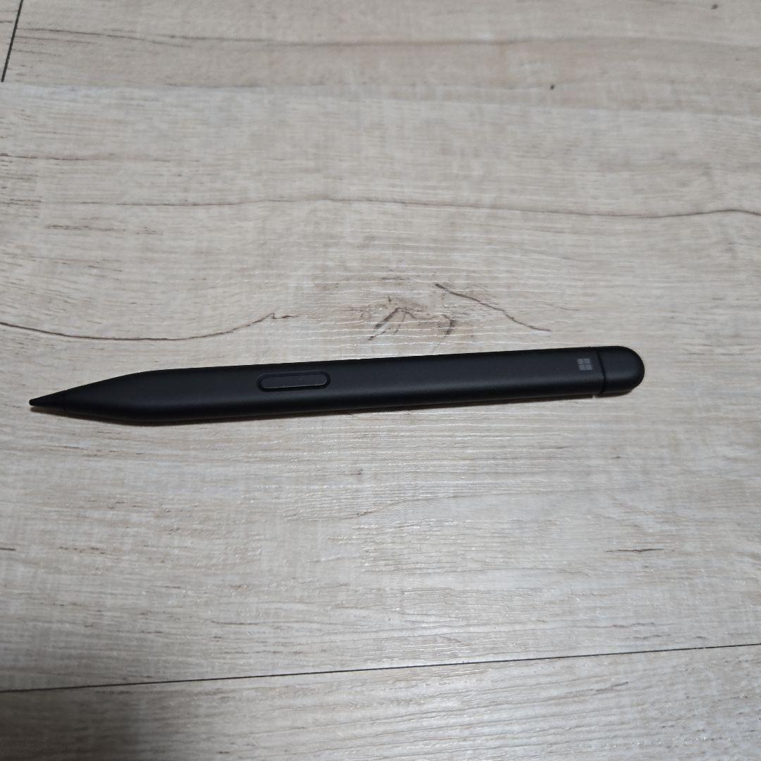 Microsoft Surface Slim Pen 2 および充電器