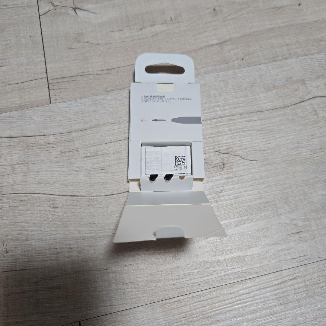 Microsoft Surface Slim Pen 2 および充電器