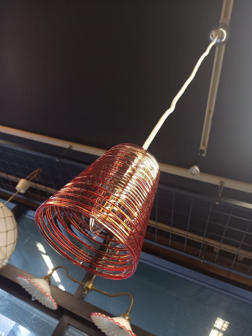 1980's　スペースエイジ　ヴィンテージ　螺旋模様　被せ硝子　吊り下げ　ランプ