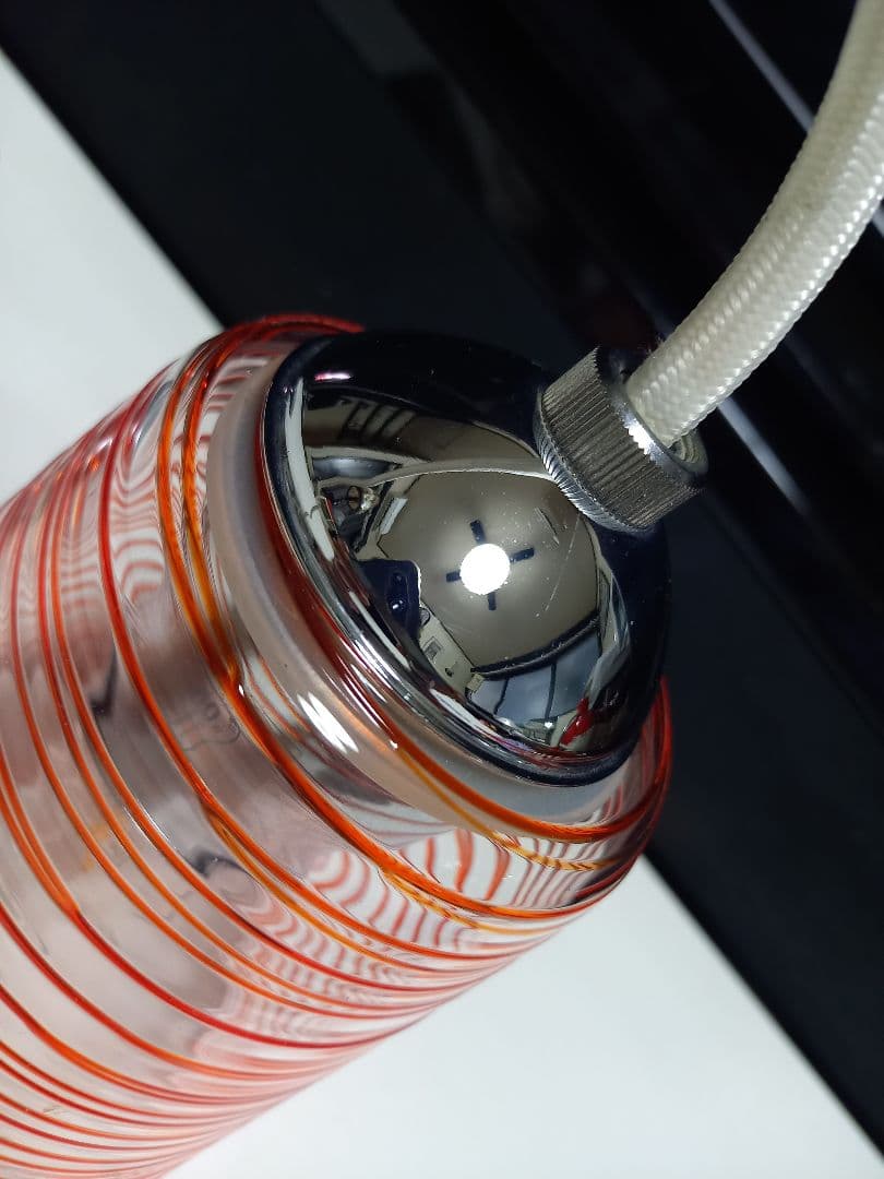 1980's　スペースエイジ　ヴィンテージ　螺旋模様　被せ硝子　吊り下げ　ランプ
