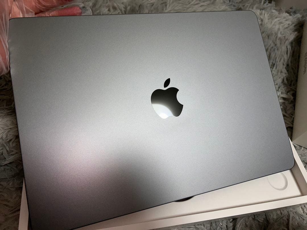 【お値下げ中】macbook air m2 256gb 【美品】