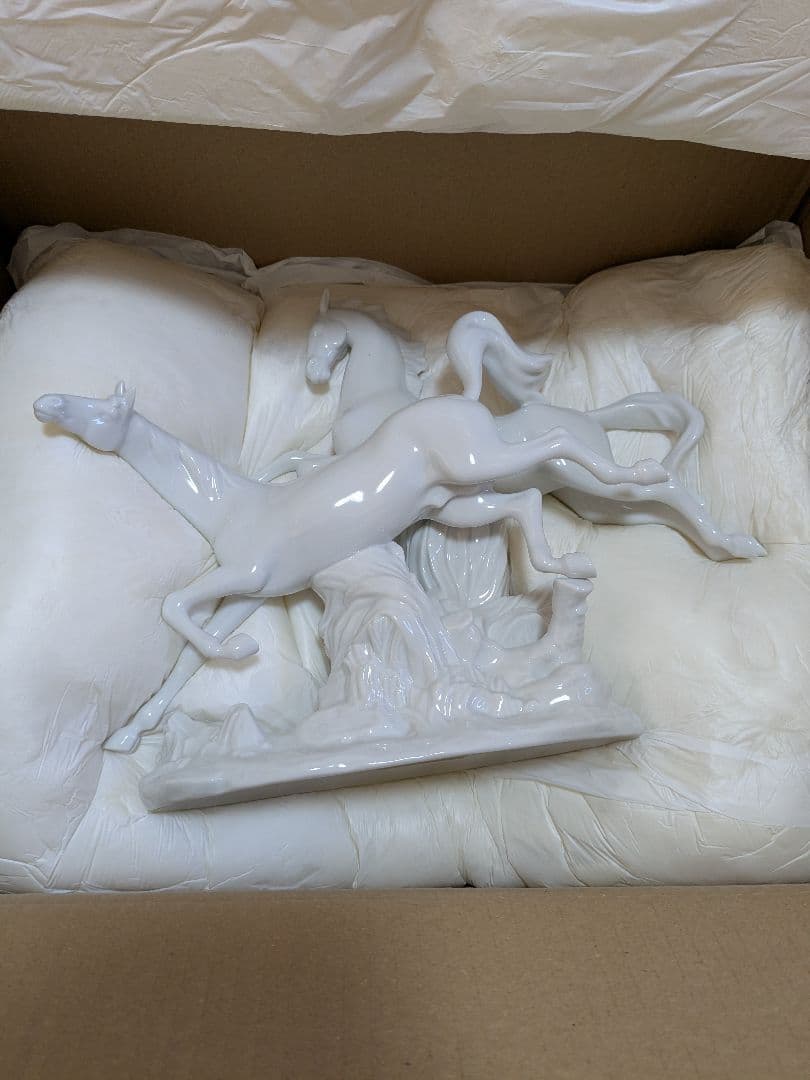 リヤドロ（Lladro） 駆ける馬（ホワイト）／陶器