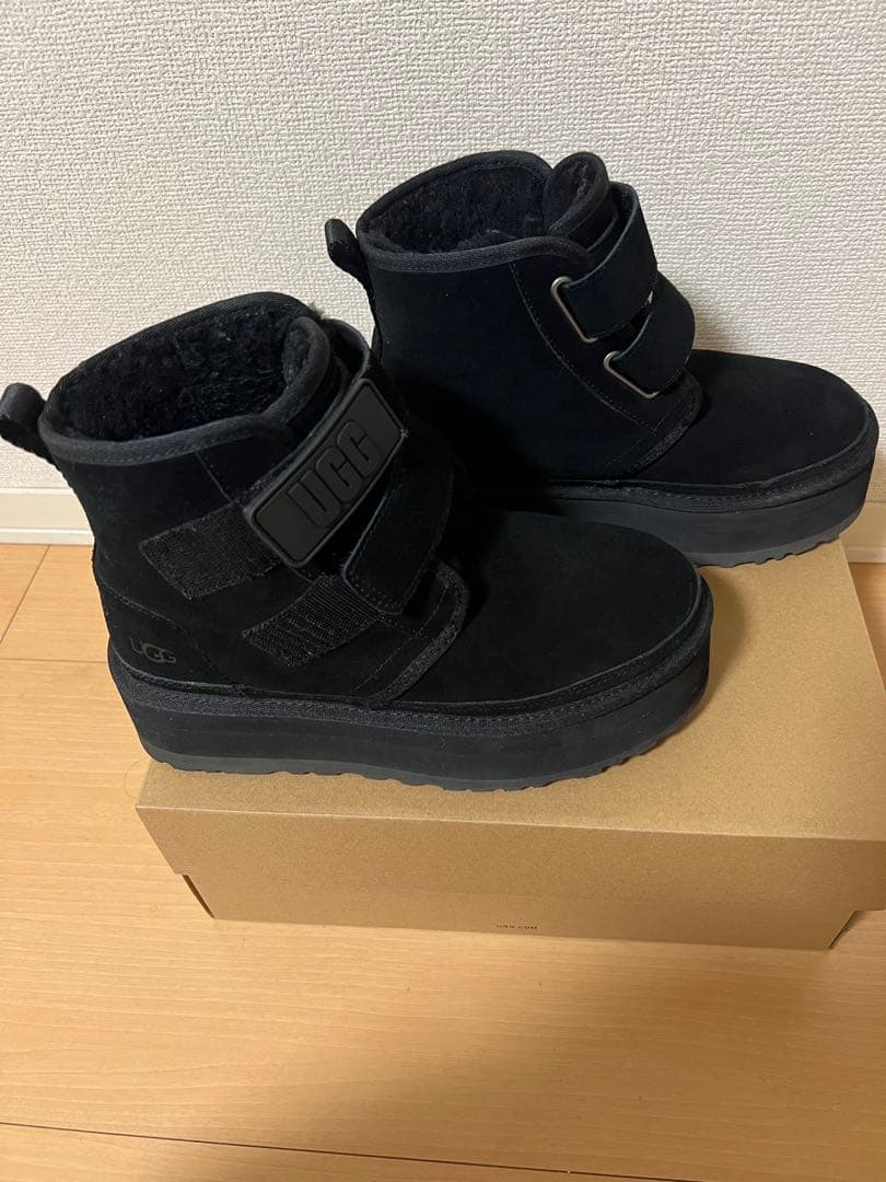 UGG Neumel Platform 25cm 黒 ニューメルプラットフォーム