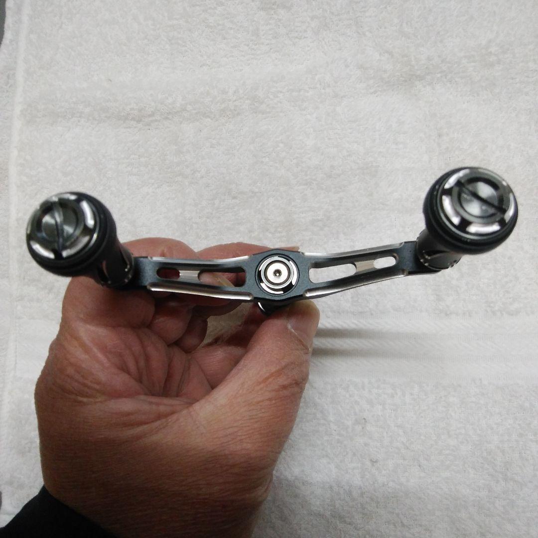 DRESS スピニングリールハンドル ブラック/シルバー