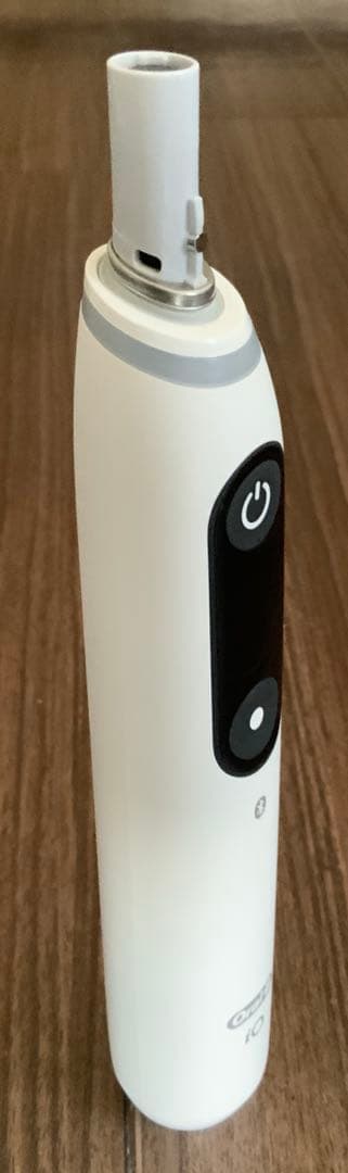 ブラウン オーラルB iO8 電動歯ブラシ 本体 美品｜ブラシ1本・充電器付