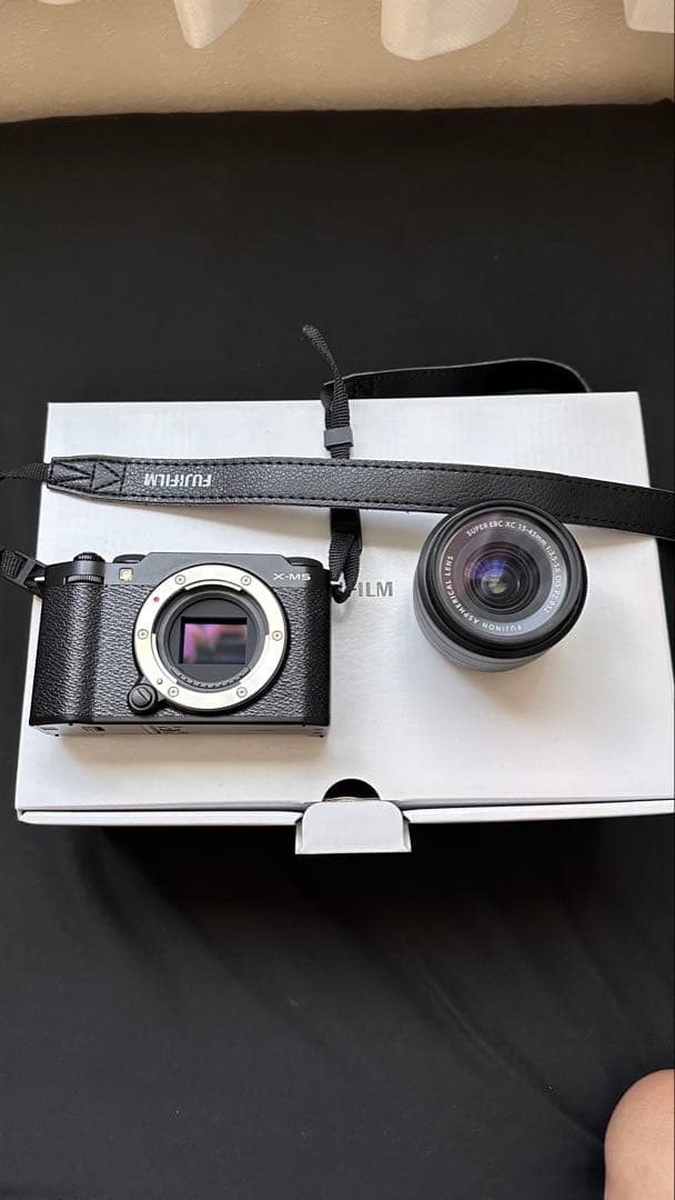 FUJIFILM X-M5 ミラーレスカメラ XC15-45mm