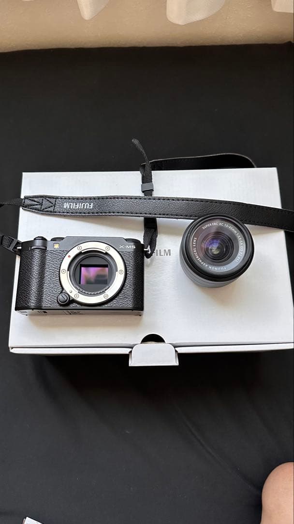 FUJIFILM X-M5 ミラーレスカメラ XC15-45mm